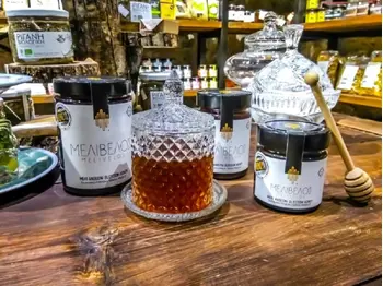 Mελίβελος: Το βραβευμένο μέλι της Καστοριάς που ταξιδεύει από ΗΠΑ μέχρι Μαλαισία στο melivelos